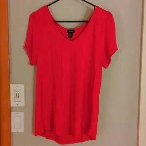 Justify M bright pink t-shirt